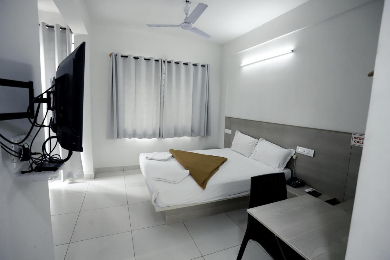 Hotel Gurudev Residency Bengaluru Kültér fotó